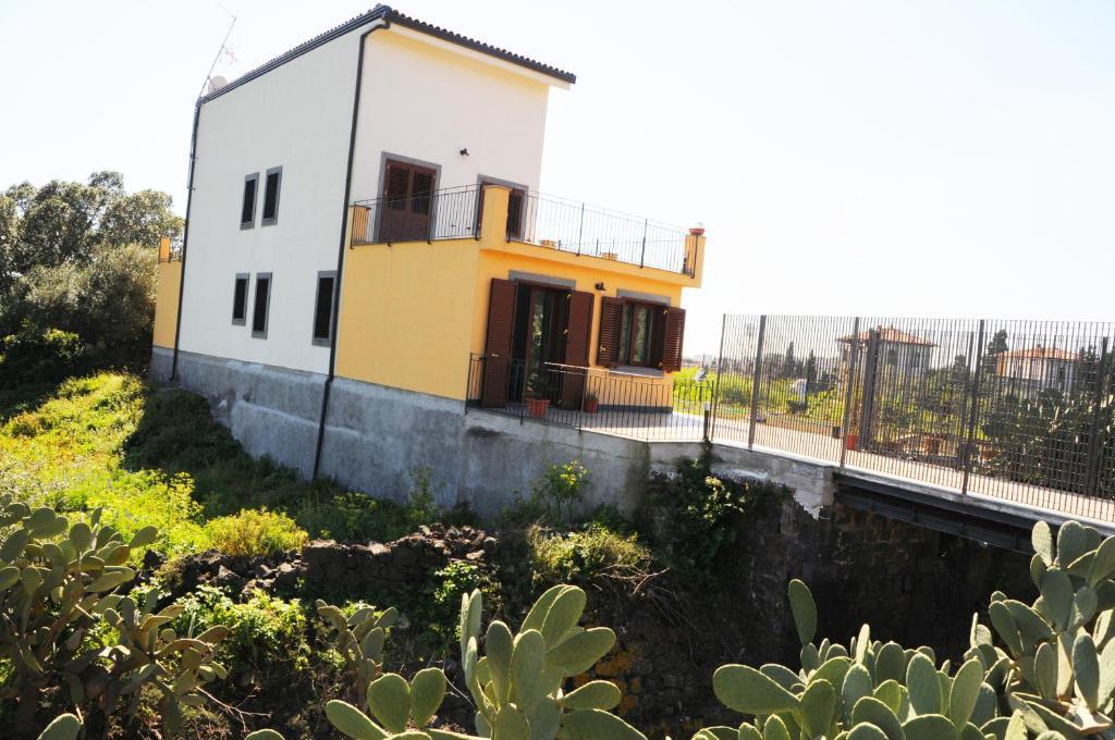 La Circumetnea Home Catania-Fontanarossai nemzetközi repülőtér Kültér fotó