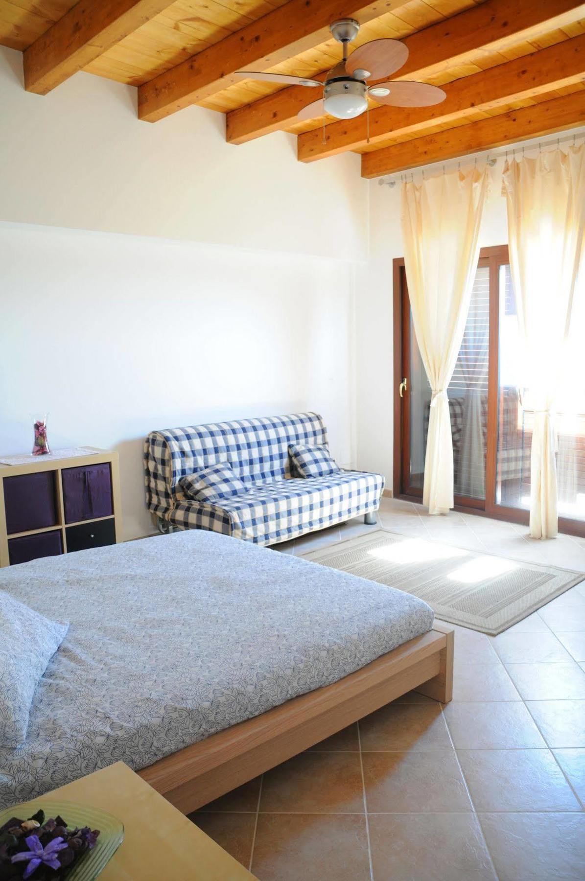 La Circumetnea Home Catania-Fontanarossai nemzetközi repülőtér Kültér fotó