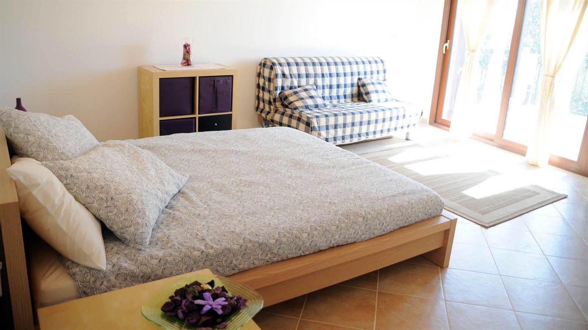 La Circumetnea Home Catania-Fontanarossai nemzetközi repülőtér Kültér fotó