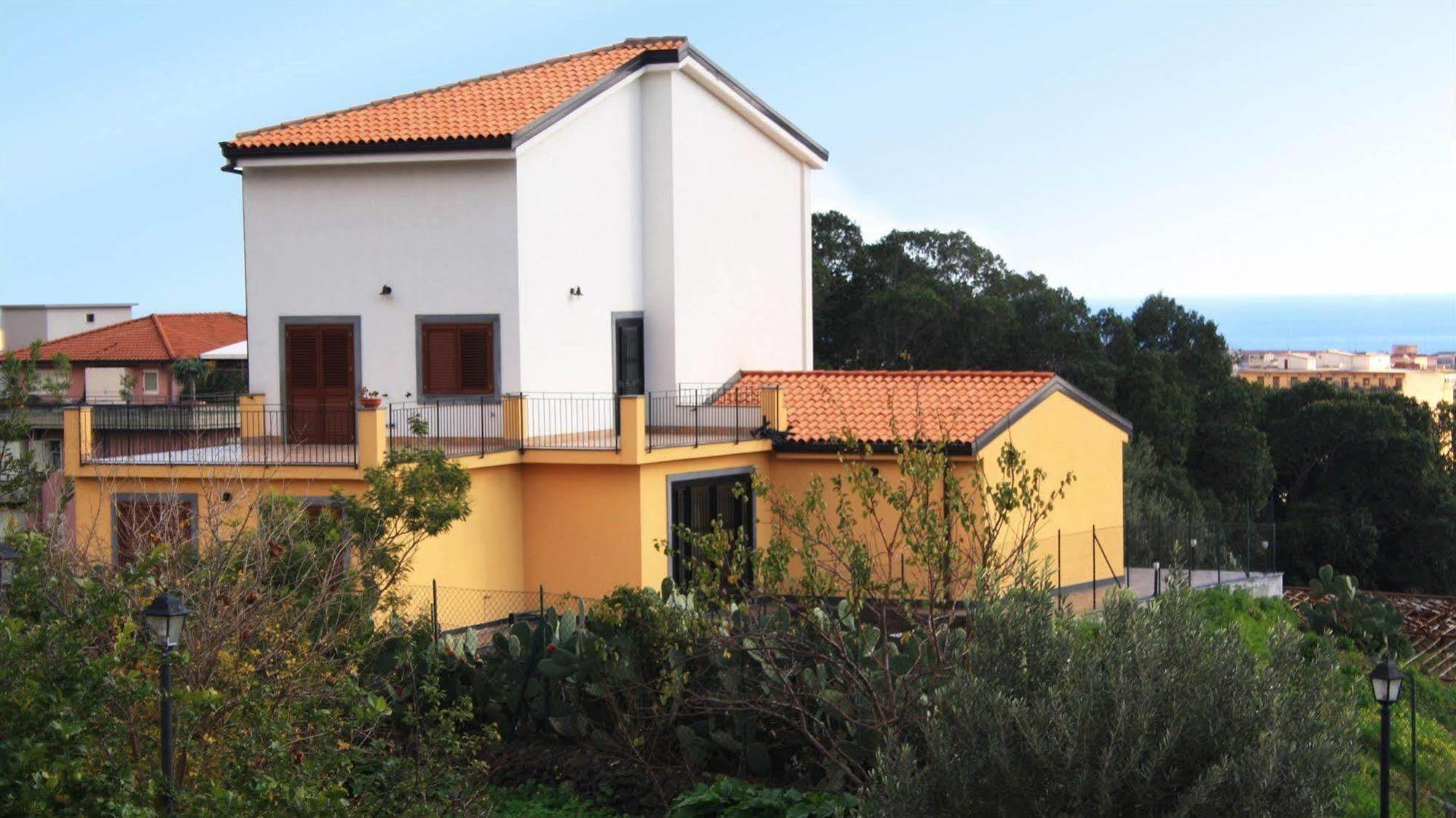 La Circumetnea Home Catania-Fontanarossai nemzetközi repülőtér Kültér fotó